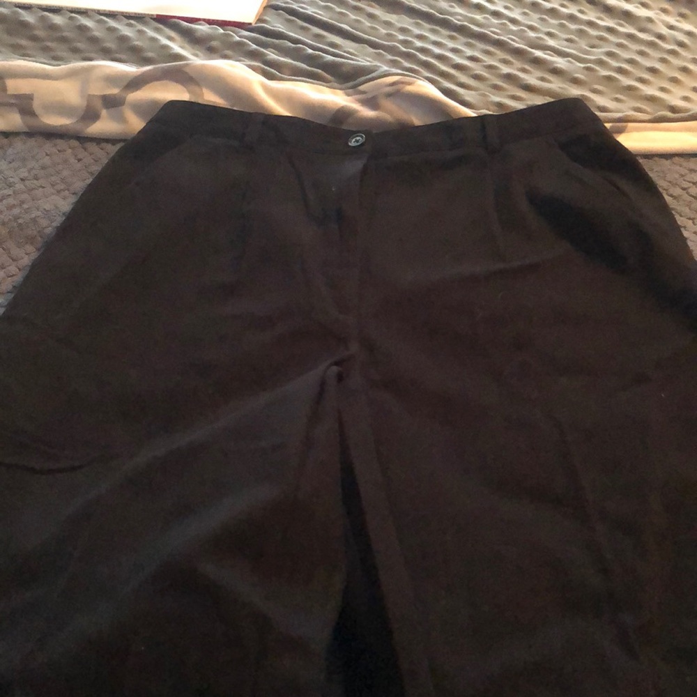 Pleated black pants